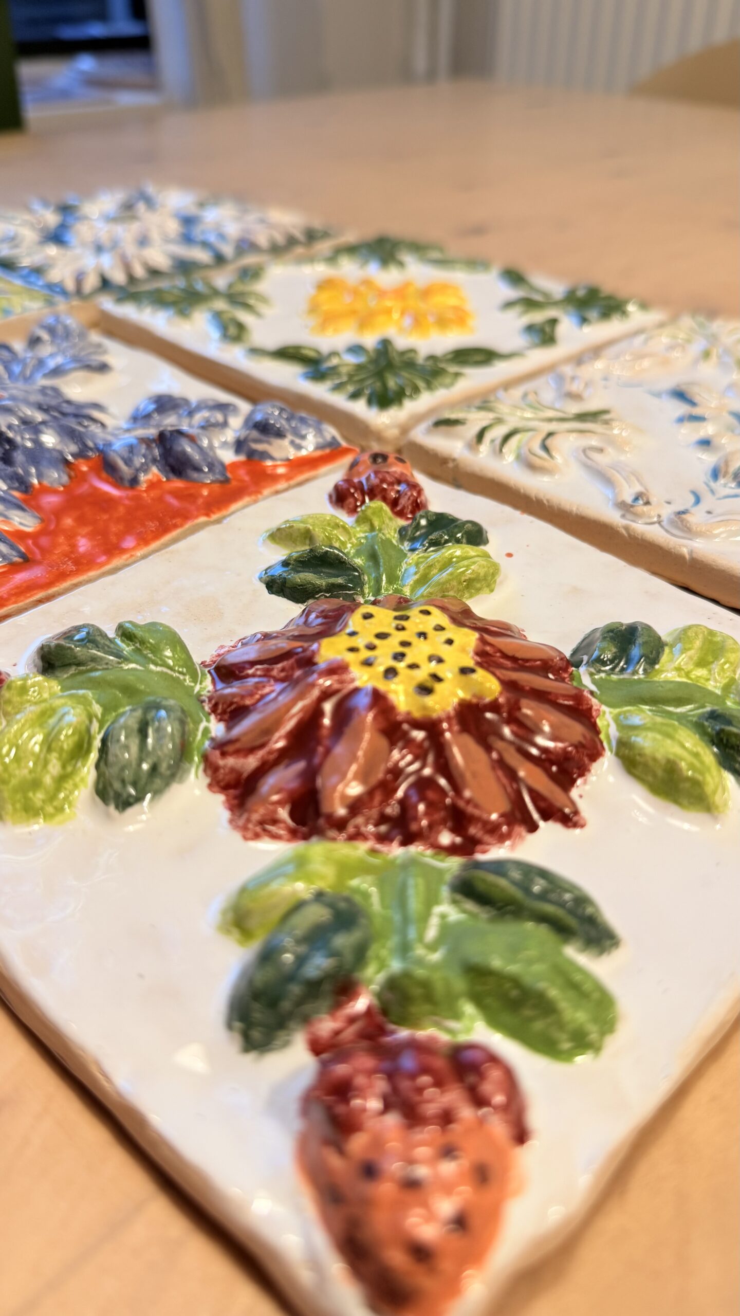 warsztaty malowania kafelków azulejos reliefowych