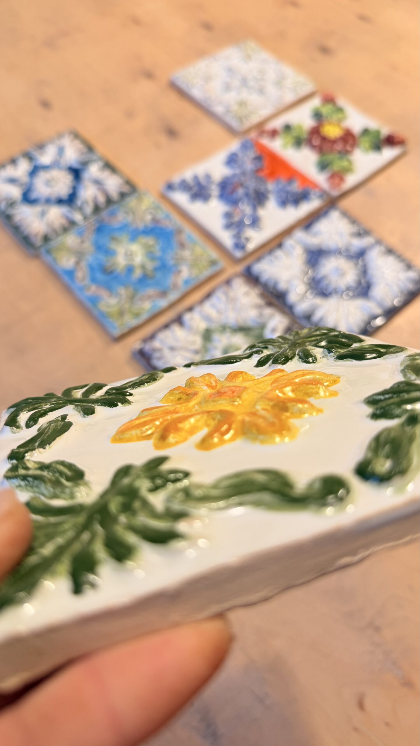 warsztaty malowania kafelków azulejos reliefowych